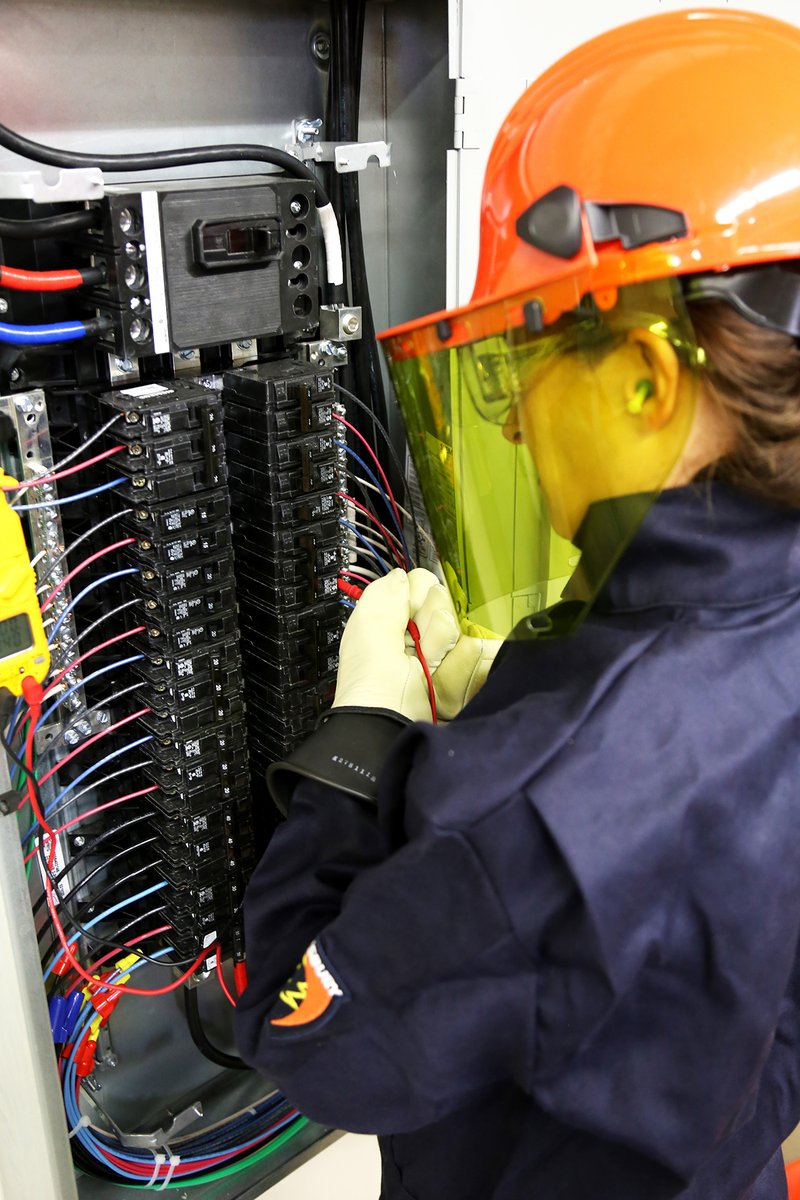 CenturyCollege's tweet photo. Start your HVAC-R career with a strong foundation at Century College. Learn about emerging technologies, electrical circuits, system design, and more. Affordable tuition rates and financial aid options are available. #HVACR #EducationPath
Details: https://t.co/hxJAJGo7K0 https://t.co/IjxwaIW5eN