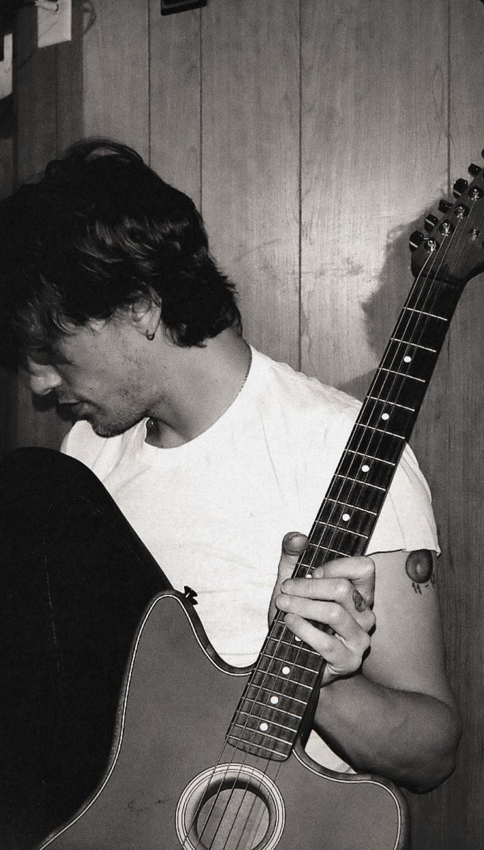 ᅠ

ᅠ

ᅠ
ᅠ
ᅠ
                       ‘ . . .  𝑐𝑜𝑙𝑙𝑖𝑑𝑒   𝑖𝑛𝑣𝑖𝑠𝑖𝑏𝑙𝑒   𝑙𝑖𝑝𝑠 
                         𝑙𝑖𝑘𝑒 𝑎 𝐬𝐡𝐚𝐝𝐨𝐰 𝑜𝑛 𝐭𝐡𝐞 𝐰𝐚𝐥𝐥. ’
                                             ⎯⎯⎯⎯
ᅠ
ᅠ