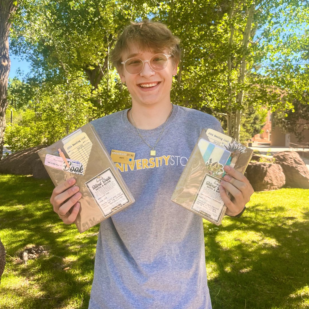 Searching for a new summer read? Experience the thrill of a surprise story with a Blind Date with a Book! 😍 Available both in-store and online 🥳  rpb.li/hZP
