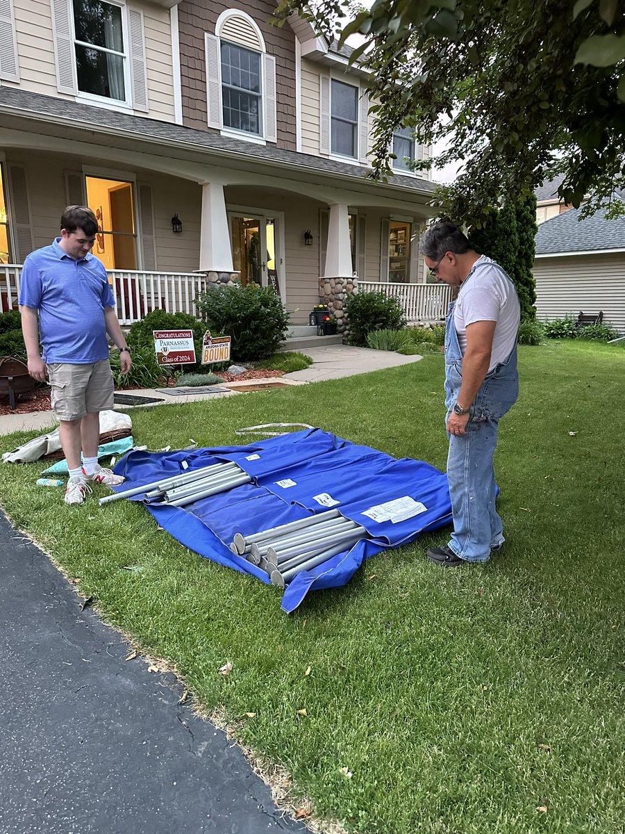 JenDeJournett's tweet image. Let's get this tent constructed before it storms for two days .. #DayInTheLife  I am "helping" supervising ...  let's get this #Senior24 party started #FunWeekend #MomLife