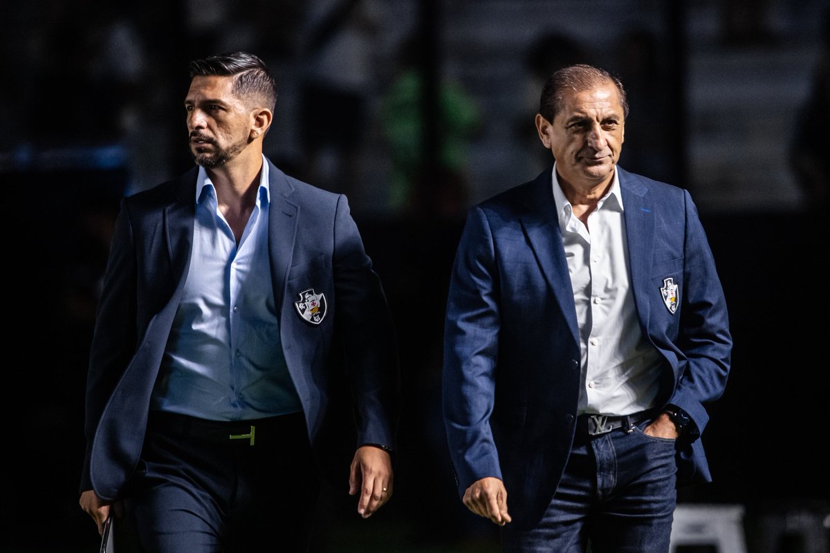 NewsColina (@newscolina) on Twitter photo 🚨 O Vasco fez contato buscando o retorno de Ramón e Emiliano Díaz.
📰 | <a href="/HernanSCastillo/">Hernán Castillo</a>
📸 | Leandro Amorim 🚨 O Vasco fez contato buscando o retorno de Ramón e Emiliano Díaz.
📰 | <a href="/HernanSCastillo/">Hernán Castillo</a>
📸 | Leandro Amorim