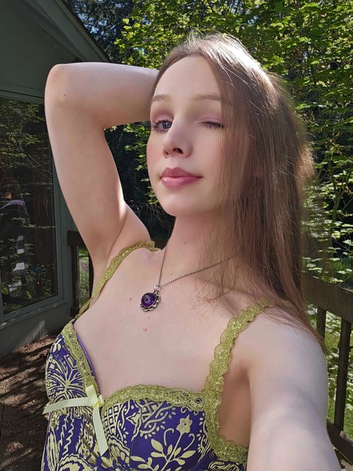 im taking your phone and not giving it back til we go on a walk ok? say yes 😠 https://t.co/lGIFvNVYT