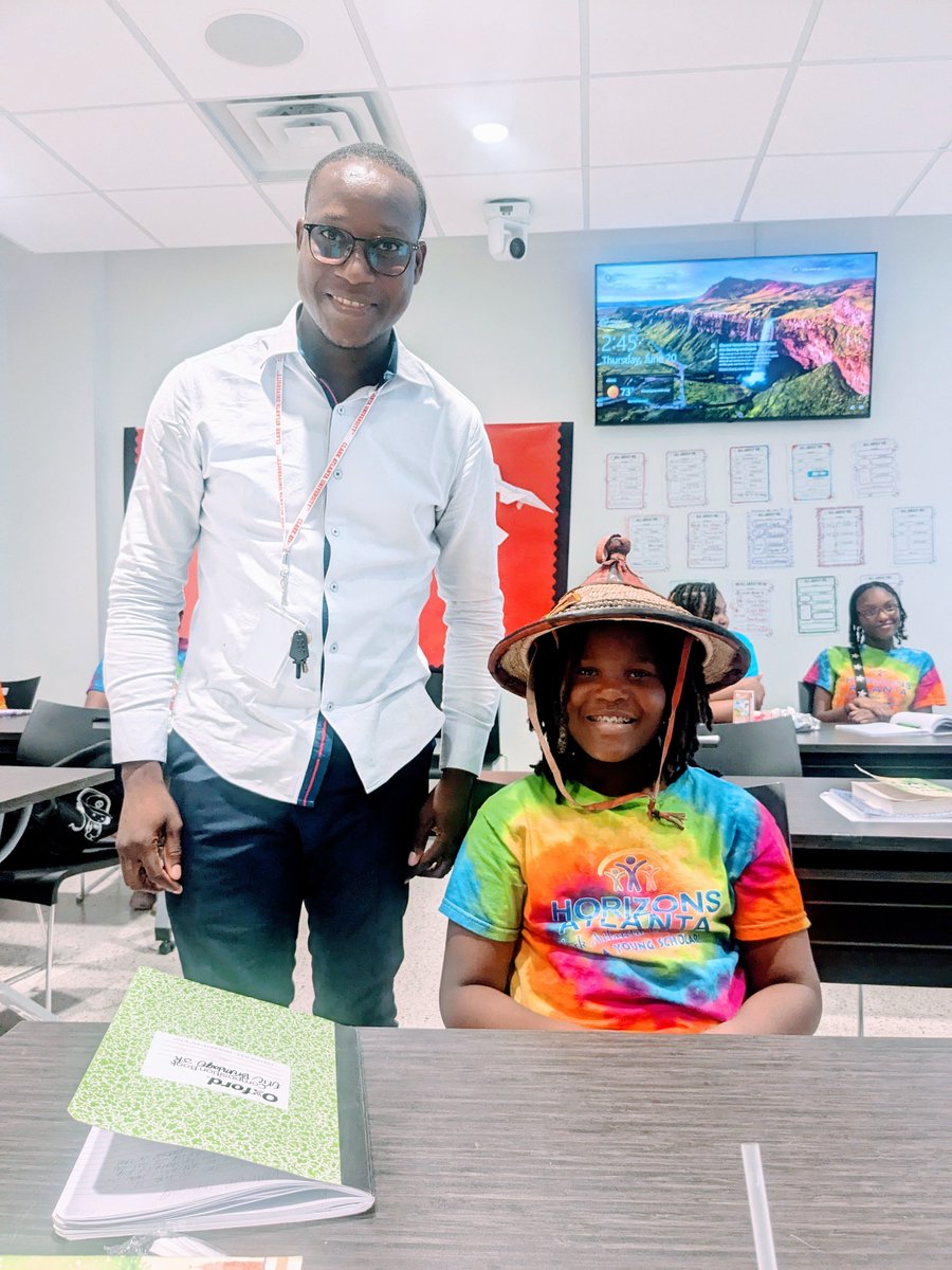 auguste27503544's tweet photo. Inspiring day at Clark Atlanta University with #YALI2024! 
Discussed safety, health, and diversity. Engaged with Horizons Atlanta scholars on global warming and cultural exchange. Proud to share Burkina Faso's culture.

#MandelaWashingtonFellowship #GlobalAwareness https://t.co/kSGjru7g6e