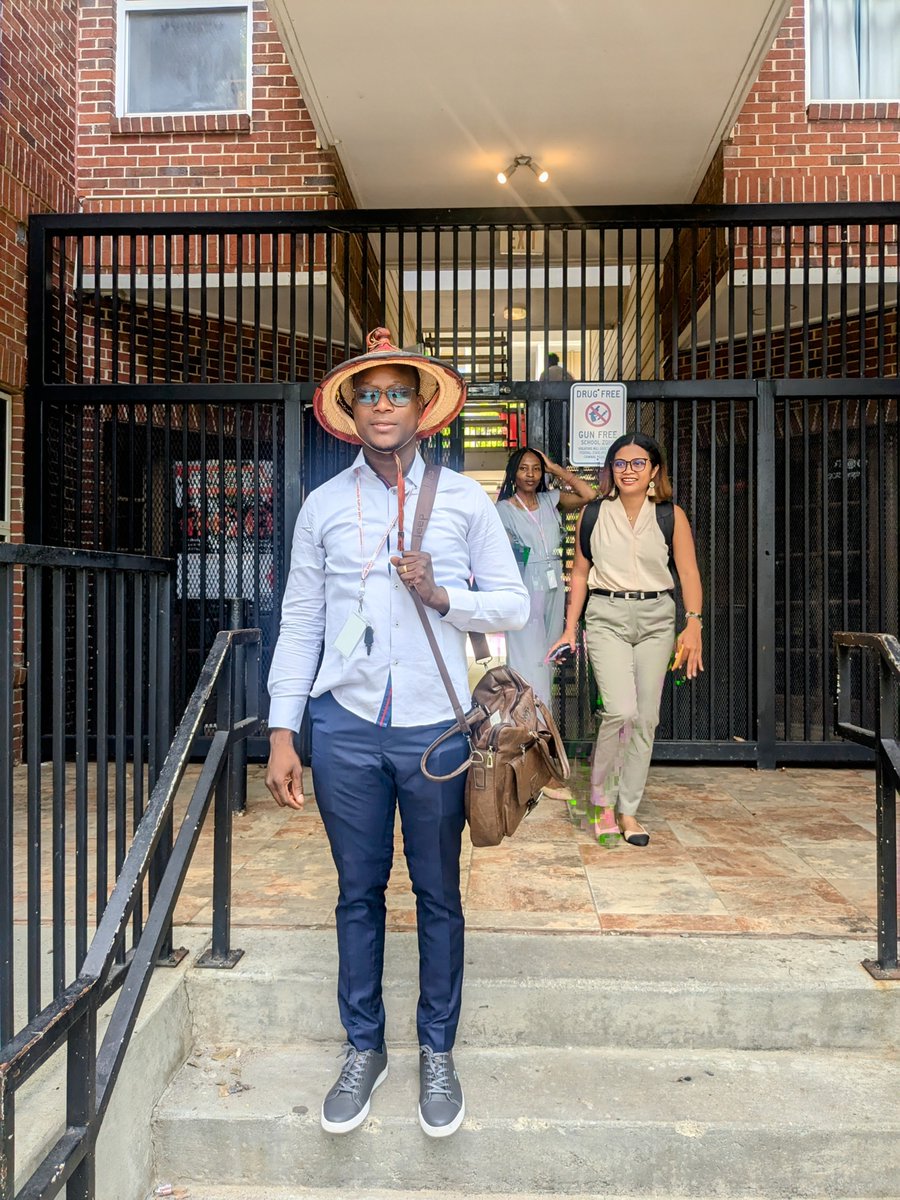 auguste27503544's tweet photo. Inspiring day at Clark Atlanta University with #YALI2024! 
Discussed safety, health, and diversity. Engaged with Horizons Atlanta scholars on global warming and cultural exchange. Proud to share Burkina Faso's culture.

#MandelaWashingtonFellowship #GlobalAwareness https://t.co/kSGjru7g6e