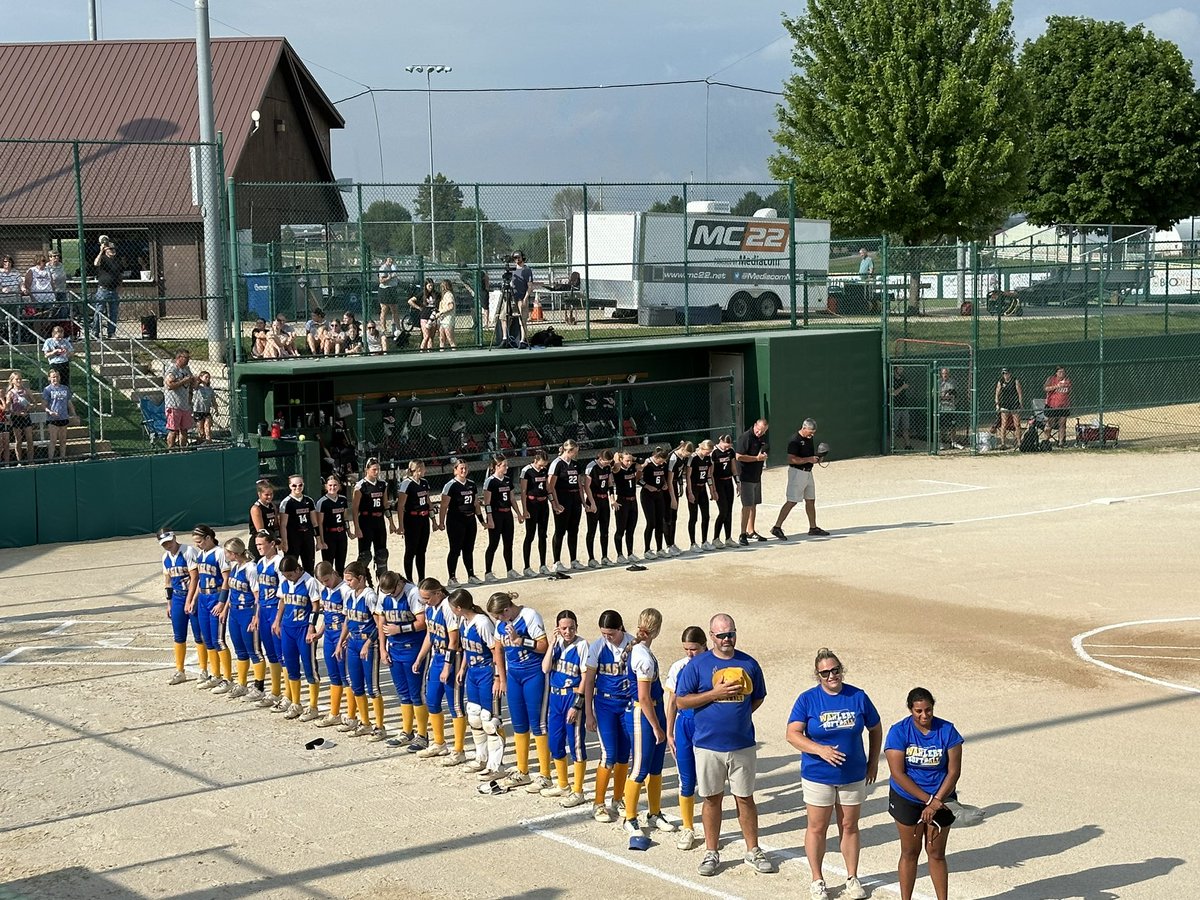 Eagles make the long trip out West tonight to face the Bobcats, standing room only!  Two great teams going at it, bottom of 4th all tied up 3-3.