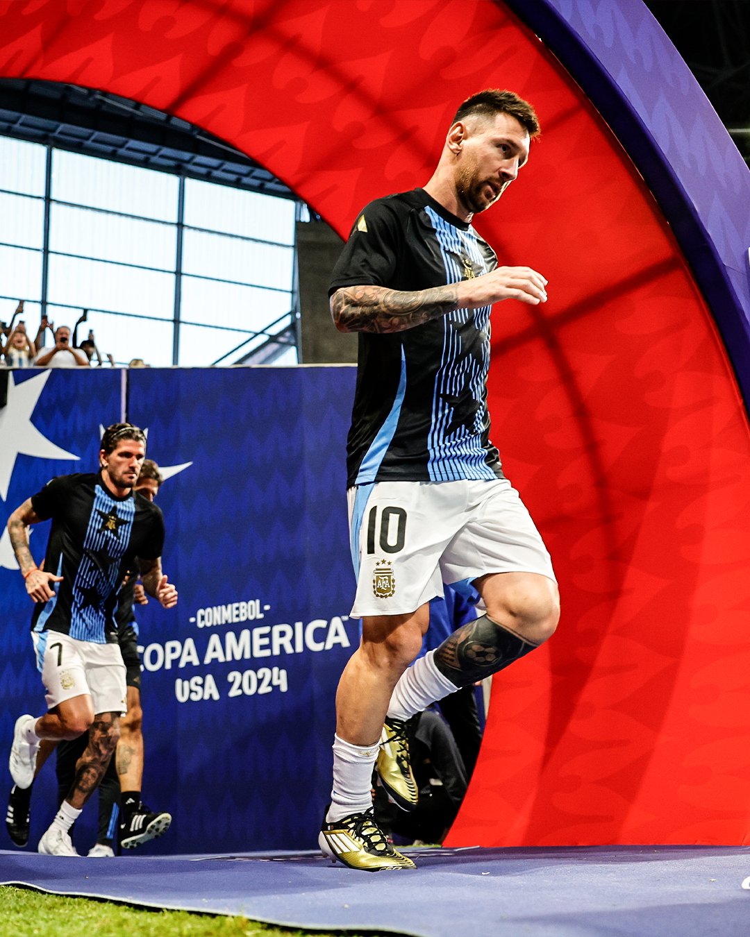 OneFootball on X: "Lionel Messi leads Argentina out for the opening game of  the Copa América 🌎🏆 https://t.co/8N0BFbS2jr" / X