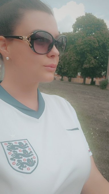 Hey 👋🏽⚽️🏴󠁧󠁢󠁥󠁮󠁧󠁿 https://t.co/mx2QdZCnJe<a href="/tag/snugglebuddy"class="tags"><span>#snugglebuddy</span></a><a href="/tag/companion"class="tags"><span>#companion</span></a><a href="/tag/babybeagle"class="tags"><span>#babybeagle</span></a>