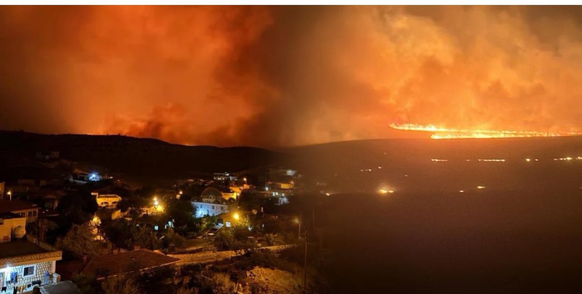 Memleket cayır cayır yanıyor😔 #YangınBölgesineAcilHelikopter 
#mardin #Diyarbakır