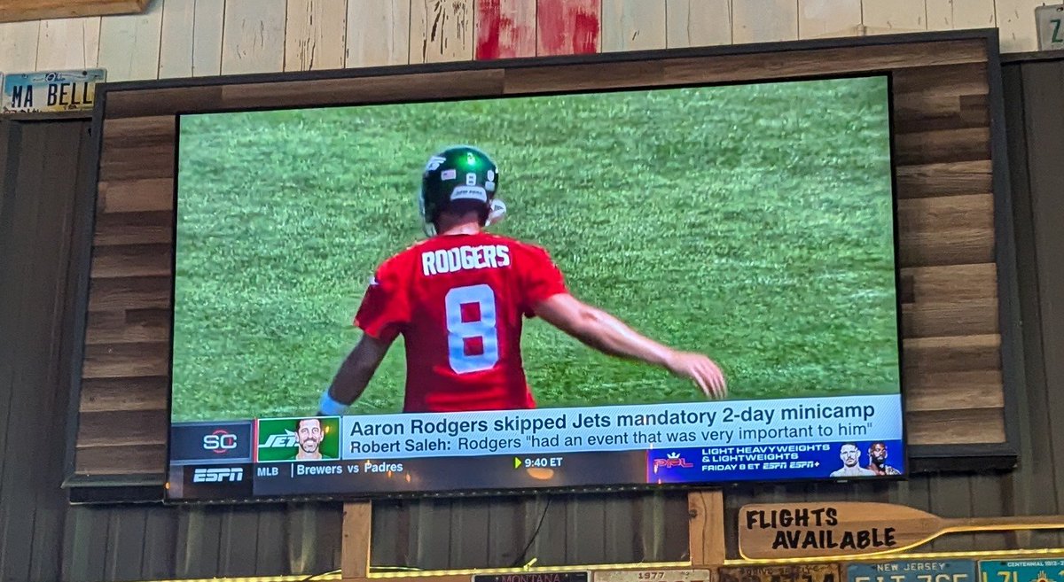 Oh yea yea, sure sure.
<a href="/packers/">Green Bay Packers</a> <a href="/nyjets/">New York Jets</a>