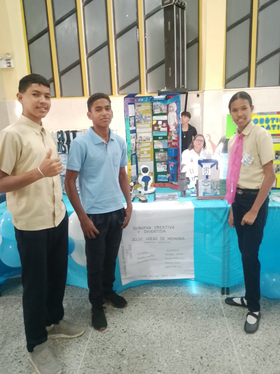 meridacbit2's tweet photo. Estudiantes del Complejo Educativo Estado Mérida Exponen sus experiencias en el Compartir de experiencias exitosas CBIT en @Bolivarfundabit https://t.co/m5O6DBNf59