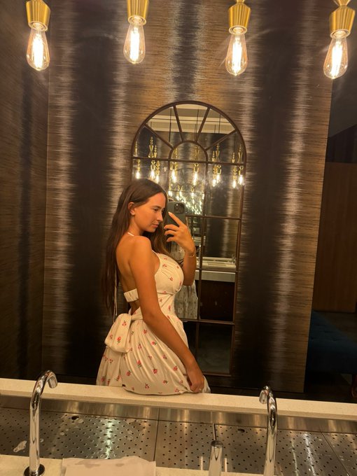 Sundress season https://t.co/q6BPZIGomE