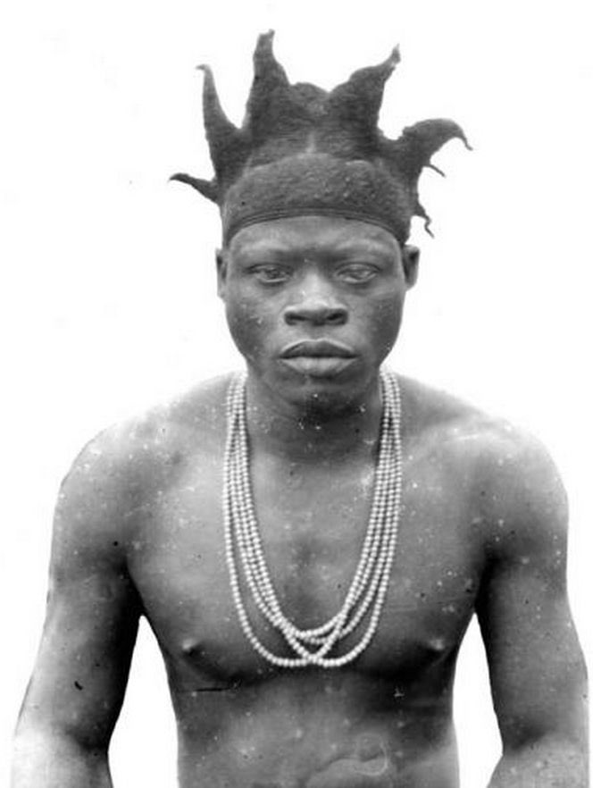 African crowns tweet media