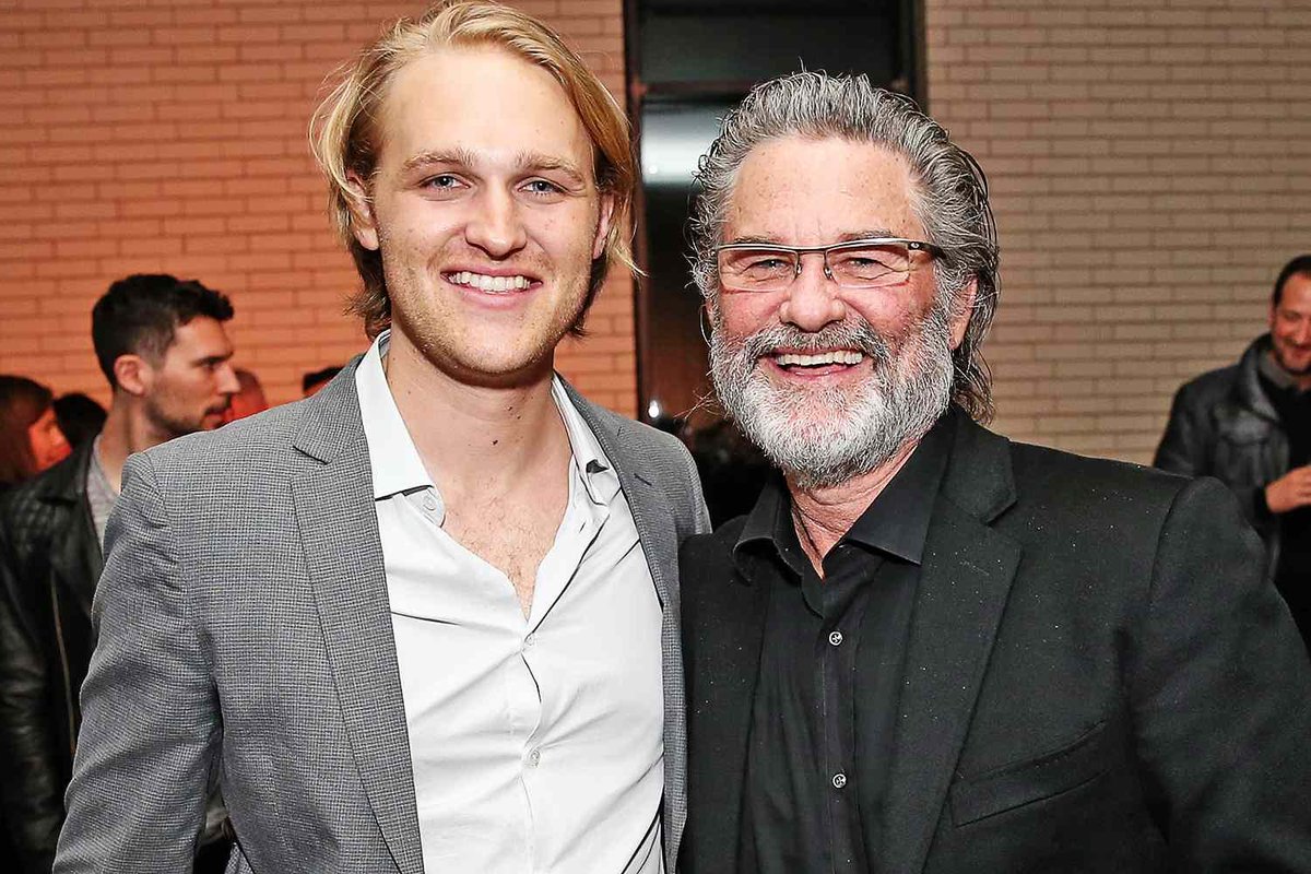 Viticulo's tweet photo. @pururucando Pensei a mesma coisa quando vi o filho do Kurt Russel interpretando ele jovem na série Monarch (mas o filho do kevin Costner consegue ser muito mais feio) https://t.co/Zd40kBCjXG
