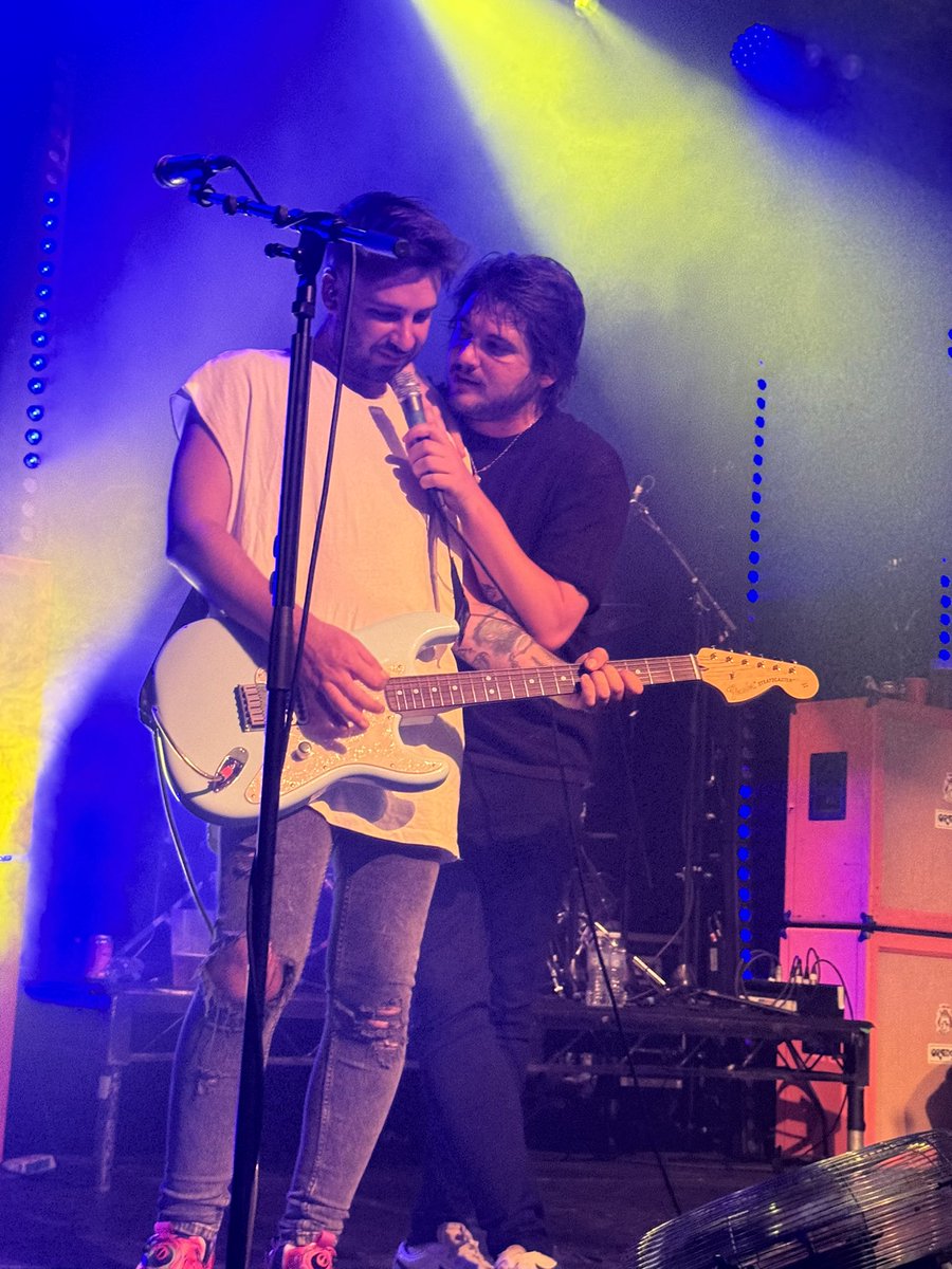 S̸t̵e̶f̸f̷ w̵a̶y̴ tweet media