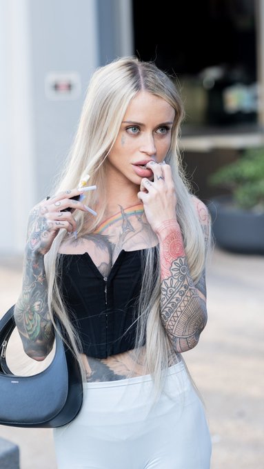 Fox, always on the hunt. Someone to charm, seduce, conquer, captivate, and devour. https://t.co/dOEN