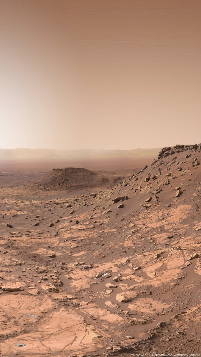 Extremely detailed view of Gale crater on Mars by Curiosity Rover.