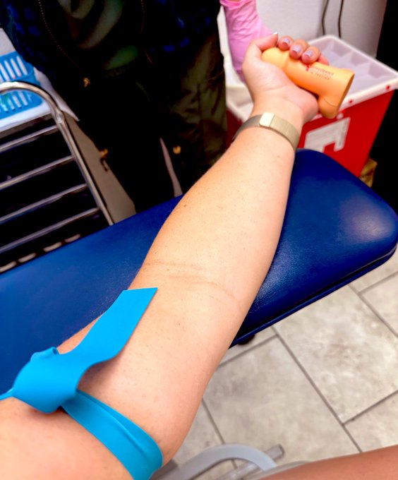 😇&hellip; 😈 https://t.co/eXQ1NgC50h