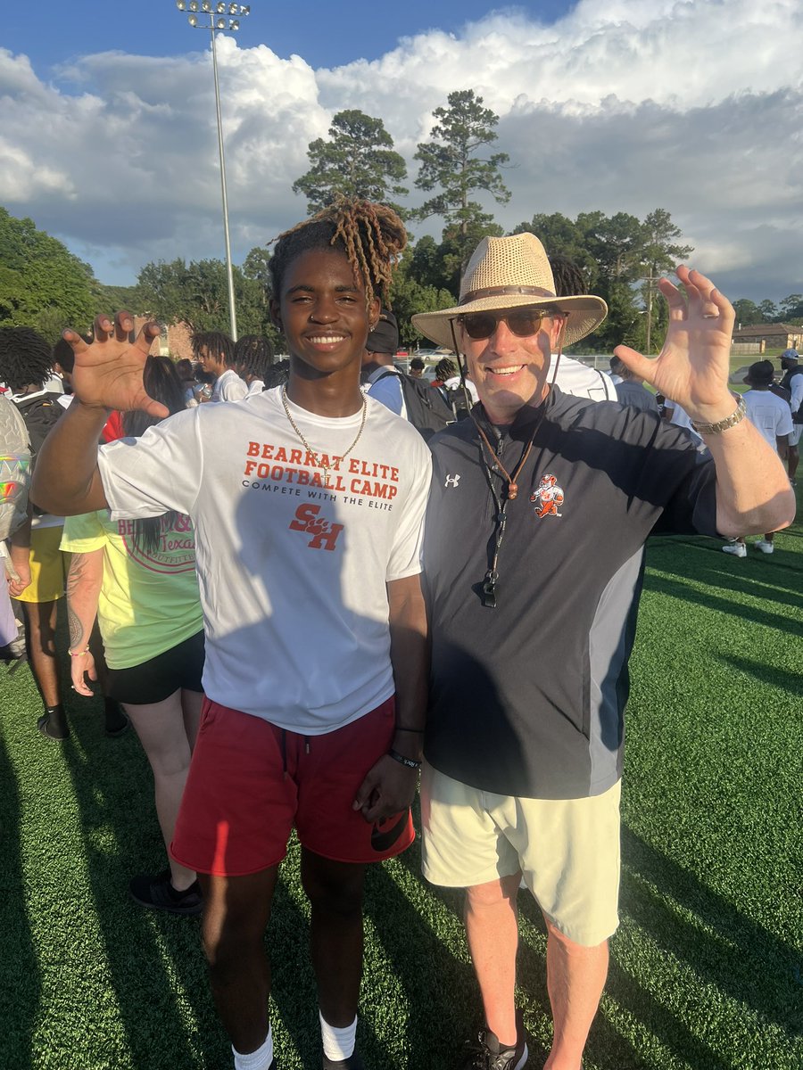RickySales_3's tweet photo. Had an incredible experience showcasing my skills at the Sam Houston state football camp this week. Grateful for the opportunity and the amazing support. @CoachSkyCassity @CoachKCKeeler @BearkatsFB @EAgbaroji @CoachEkanem @CoachBoodon @coach_mcdowell https://t.co/OWeX0WWAde