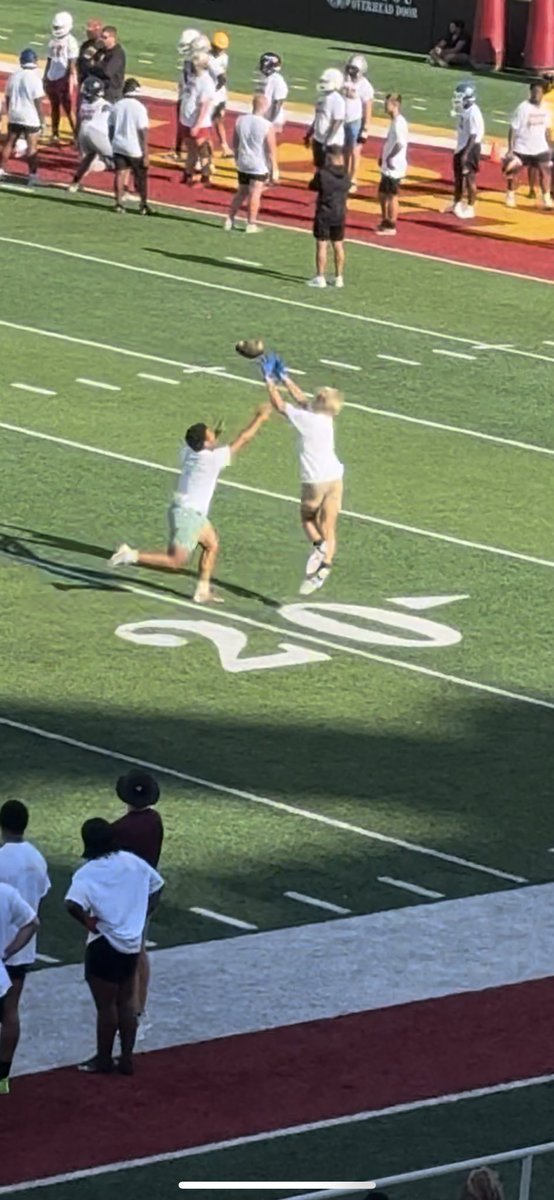 Parksy121's tweet photo. Awesome camp today with @ULM_FB really learned a lot and got to meet great people,Can’t wait to be back.Big thanks to @Fobulous34 really learned a lot from him.@CoachLeeDoty.All glory to God https://t.co/YHwwocZZSw
