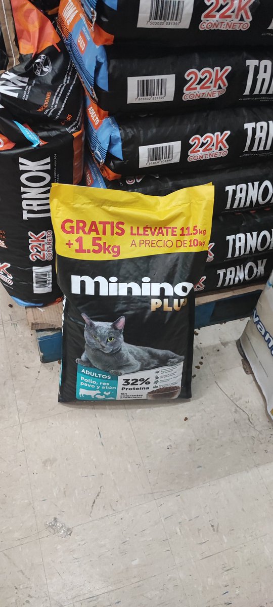 LoboLeunam's tweet photo. @Profeco como puedo denunciar a la tienda Scorpion ya que me cobraron más caro el bulto con una clave diferente a pesar que su publicidad decía que costaba 424 y que eran 11.5 kilos por el precio de 10... https://t.co/wgV8Oa42aE
