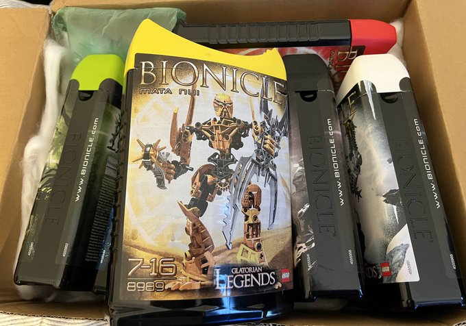 BUILDING BIONICLES W/ HANDCAM!

https://t.co/ERRcTWZMwd https://t.co/fiS8LOuqnl
