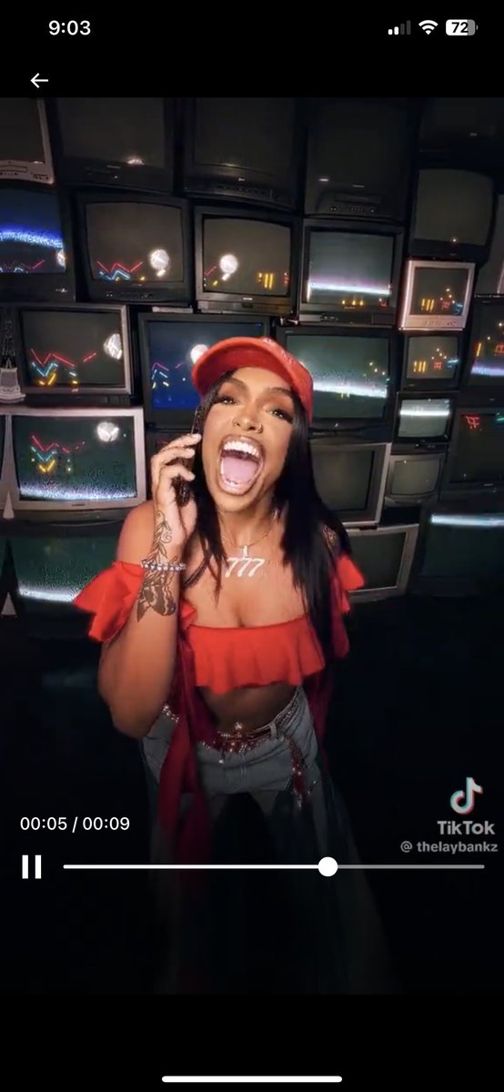 OsoFontaine's tweet photo. Dis bitch look insane.. https://t.co/NNAkmCFKWR