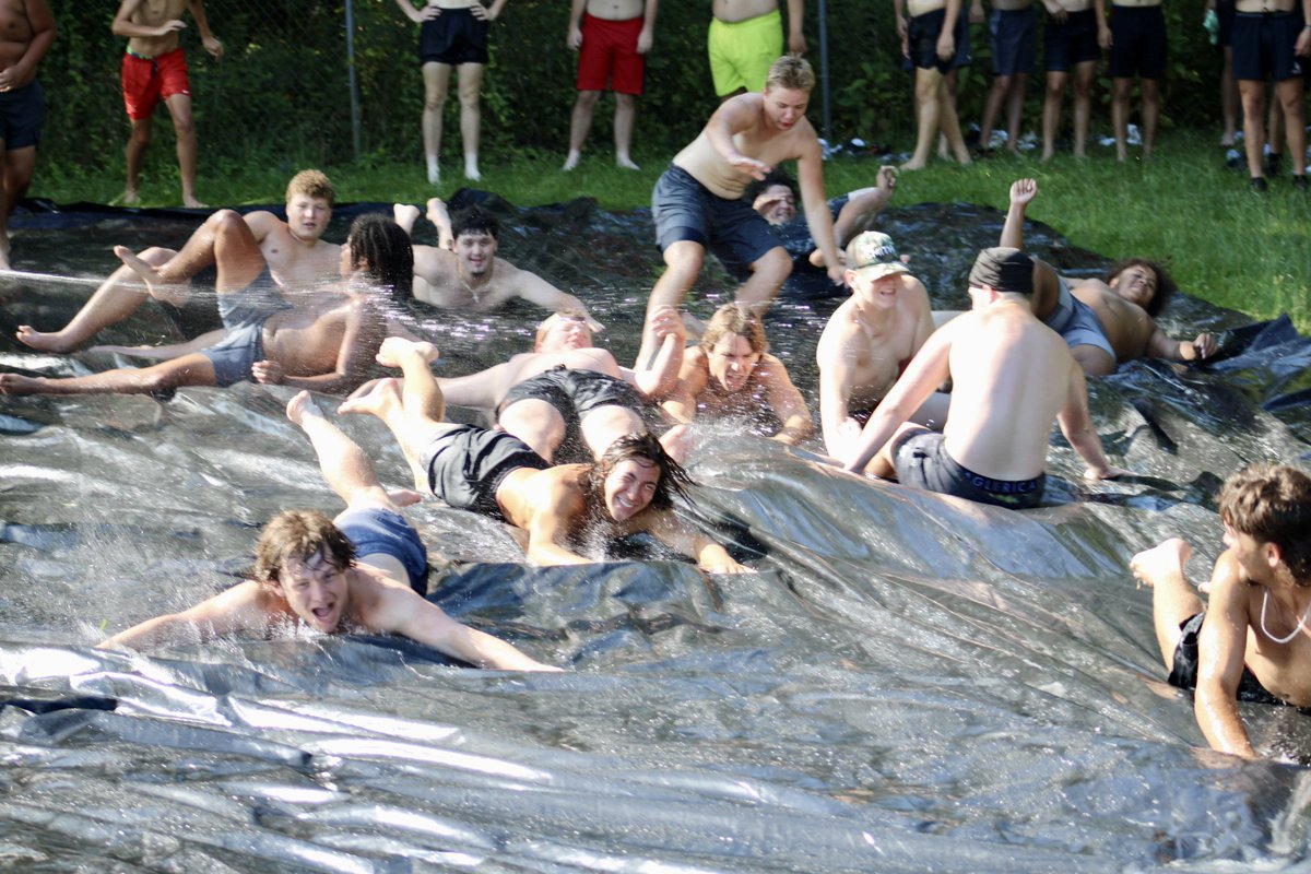 LenoirCityFB_'s tweet photo. F.A.M.I.L.Y
Many more pictures from our day today to come! Enjoyed sending the team off to summer dead period with Kickball &amp; of course a Water Slide 🏄🏼‍♂️

#RepTheCity🐾🟧⬛️ https://t.co/SoHNHlUwMX