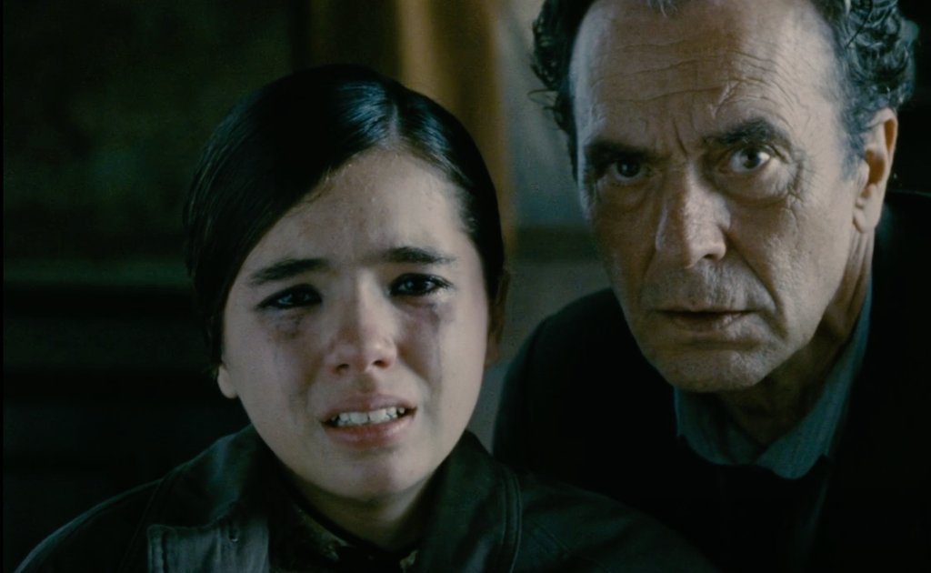 tremendísima peli que es Cerrar los ojos de Victor Erice. ❤️‍🔥
una carta de amor para el ciiine.✨

Aquí puros encuentros y desencuentros en la complicidad ansiosa entre espectadores y cineastas. Joya total.