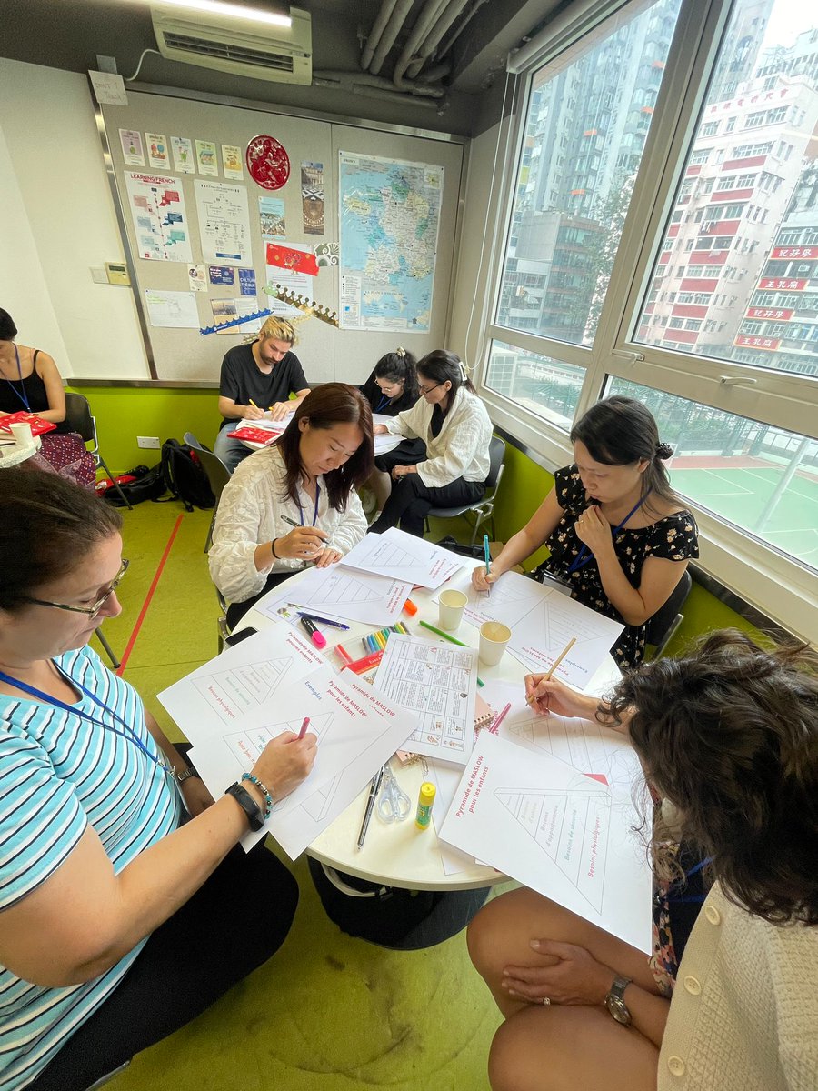 JalilaAzizi's tweet image. Le @belcfei Hongkong touche à sa fin sous le signe de la bienveillance, la  bonne ambiance et la convivialité. Un grand merci à tous les participants et aux organisateurs et petit clin d&apos;œil à @celine_chane mon super binôme . #enseignerAuxEnfants #learningfrench #afhk