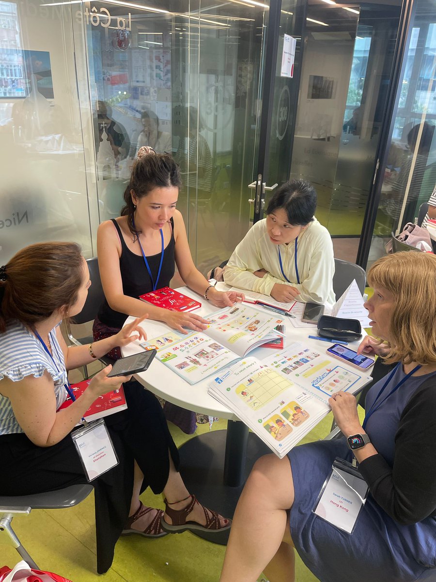 JalilaAzizi's tweet image. Le @belcfei Hongkong touche à sa fin sous le signe de la bienveillance, la  bonne ambiance et la convivialité. Un grand merci à tous les participants et aux organisateurs et petit clin d&apos;œil à @celine_chane mon super binôme . #enseignerAuxEnfants #learningfrench #afhk