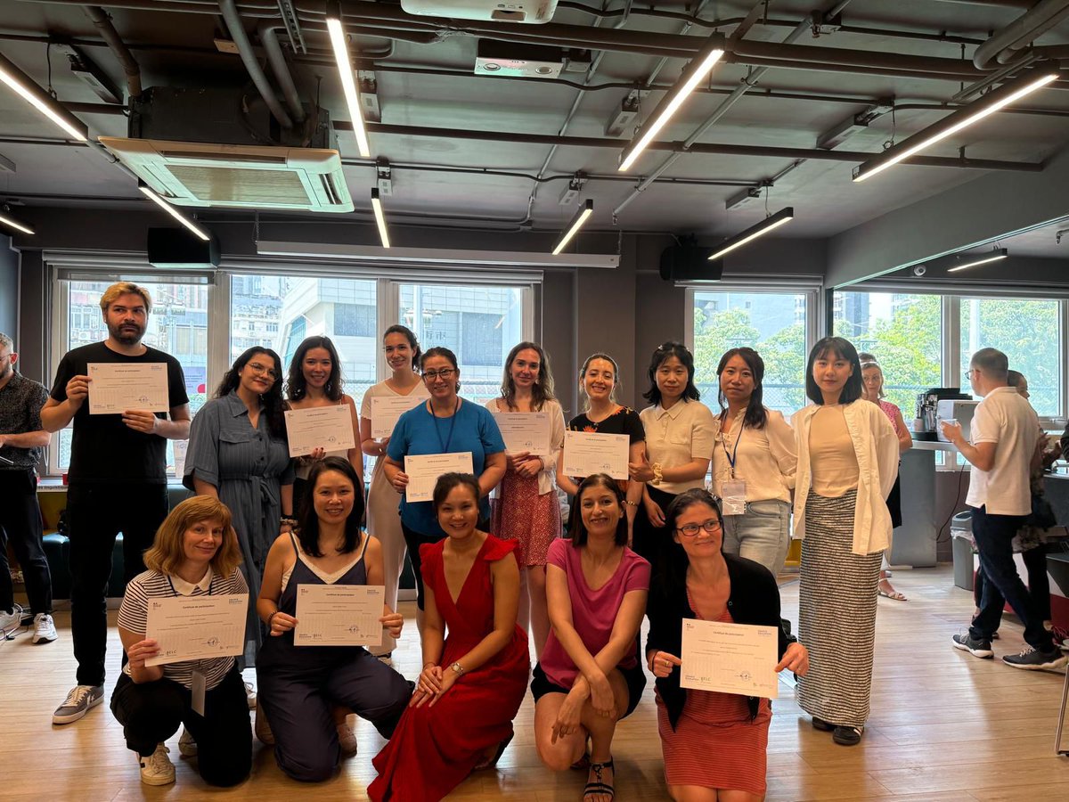 JalilaAzizi's tweet image. Le @belcfei Hongkong touche à sa fin sous le signe de la bienveillance, la  bonne ambiance et la convivialité. Un grand merci à tous les participants et aux organisateurs et petit clin d&apos;œil à @celine_chane mon super binôme . #enseignerAuxEnfants #learningfrench #afhk