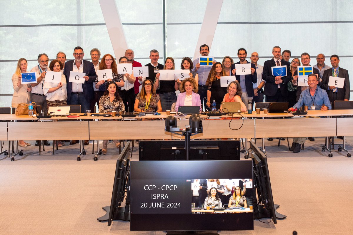 AthanTromso's tweet photo. Yesterday, at 17:04, in Ispra, Italy the staff representatives of the @EU_Commission and other Institutions spread the joyful message that our colleague Johan Floderus is free! #freejohanfloderus
We had never lost the hope! https://t.co/6VqLRYUv09