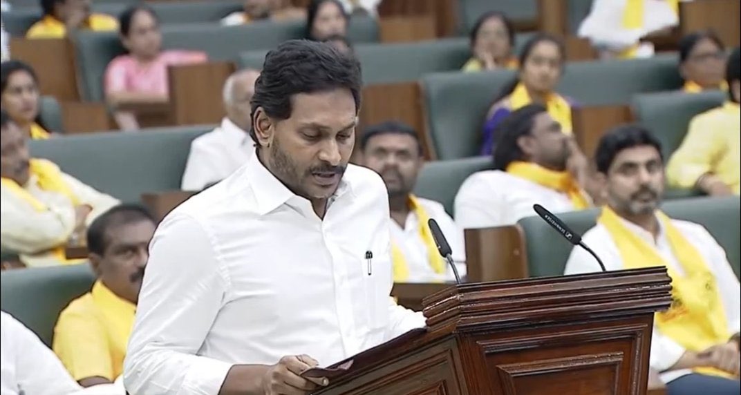 Cinee_Worldd's tweet photo. #YsJagan కళ్ళలో ఓడిపోయాను అనే బాధకన్నా రాష్ట్ర ప్రజలు మళ్ళి మోసపోయారు …5 ఇయర్స్ మళ్ళి బాధలు పదతారు అనే బాధే జగన్ లో ఎక్కువ ఉంది https://t.co/wtZEvjYQmK