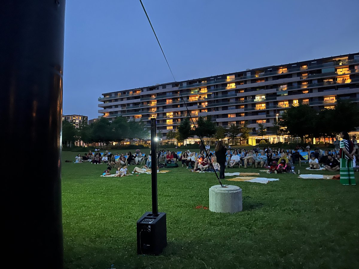 Anita Hugi (@narrativeb) on Twitter photo #headcinemafestival : venez  sur la pelouse mythique  <a href="/fcservette/">servette fc </a> pour des #premières de films tournées à Genève, NY et ailleurs ces derniers mois. Découvrez samedi dès 21h la série documentaire sur le <a href="/PaleoFestival/">Paléo Festival Nyon</a> - projection unique à <a href="/VilleDeGeneve/">Ville de Genève</a> ! shorturl.at/aqnUA #headcinemafestival : venez  sur la pelouse mythique  <a href="/fcservette/">servette fc </a> pour des #premières de films tournées à Genève, NY et ailleurs ces derniers mois. Découvrez samedi dès 21h la série documentaire sur le <a href="/PaleoFestival/">Paléo Festival Nyon</a> - projection unique à <a href="/VilleDeGeneve/">Ville de Genève</a> ! shorturl.at/aqnUA