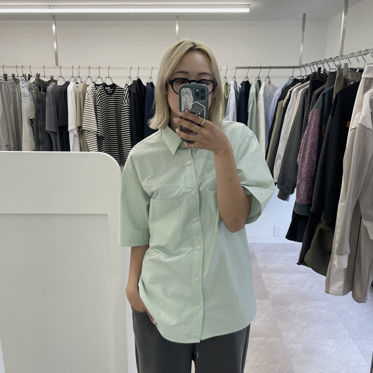 4RM_TOKYO's tweet photo. 『Select shop 4RM』
Flagship store : AM 11:00~PM 19:00 Everyday
Avant-garde fashion 
Online store : 5/25 open

Store address : 東京都 渋谷区 恵比寿 1-15-3 
  Ebisu,1-15-3 Shibuya, Tokyo

#4rm
#4rmtokyo
#selectshop
#セレクトショップ
#韓国ファッション
#韓国ストリート https://t.co/ZelhEEUYQZ