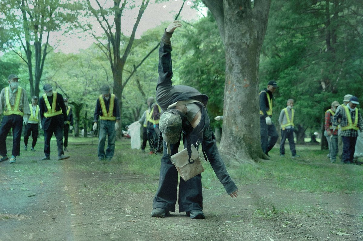 【インタビュー】underscores | 「もし居場所がないのなら探してみて」

最後のライブの3日後に取り付けたインタビューにて、彼女に聞きたかったのは、もっぱら「帰属意識（belonging）」について。

✍️ <a href="/namahoge_f/">namahoge</a> 
📷 <a href="/hijohne/">koki morishima</a> 

fnmnl.tv/2024/06/21/160…