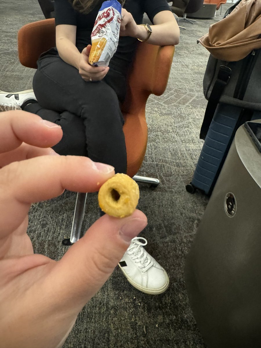 Erica__Clapton's tweet photo. @Combos how come I received a nonbo aka a cracker (where the heck did the pretzels go? #skimpflation) with no filling!! Explain this! https://t.co/RNHNPm4vru