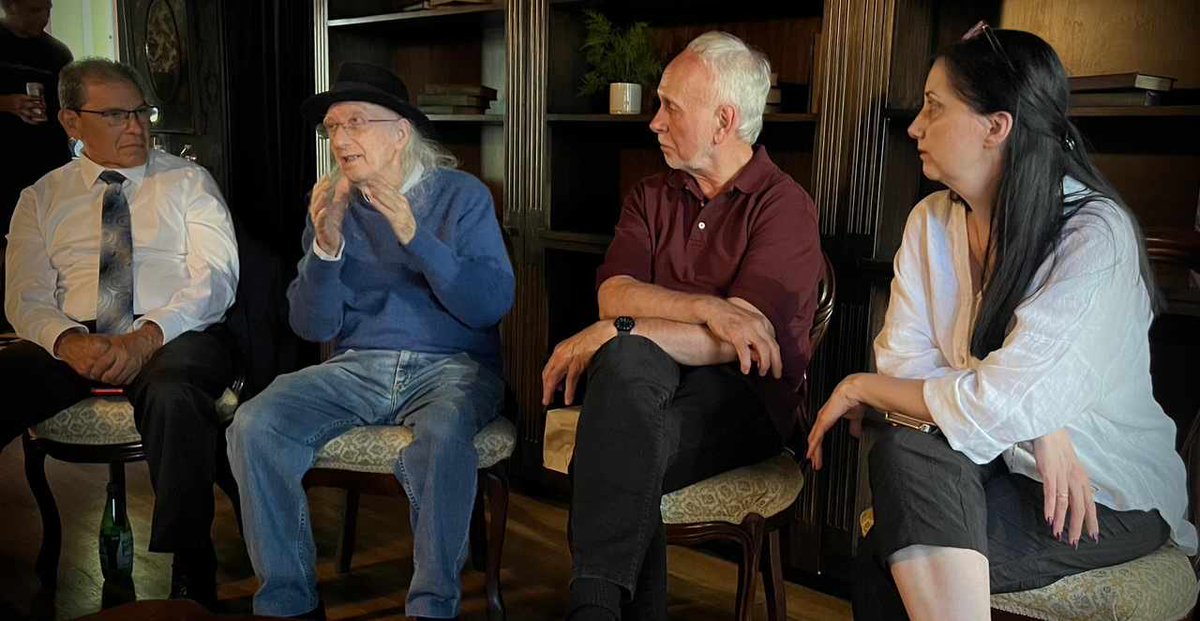 Aprendiendo de estos 3 grandes magos: Alfonso Aceituno, Juan Tamariz y Stephen Minch. 
📸: Juan Luis Rubiales.