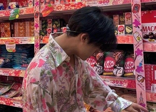 mingyuvillle's tweet photo. stylists need to put mingyu in pink shades more, he looks so lovely 🩷 https://t.co/fO2Xl5YWC7