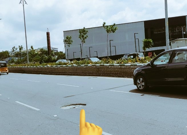 Citizen_TS's tweet image. #raidurgam #thub #tworks 
Dear @HMWSSBOnline @MDHMWSSB pls for God sake n public safety, kindly fill this deadly manhole as it's very dangerous for2 whelers, kindly consider n do the needful 🙏
Pls 🥺 #teamghmc @GHMCOnline @CommissionrGHMC @HiHyderabad #hyderabad #hyderabadrains