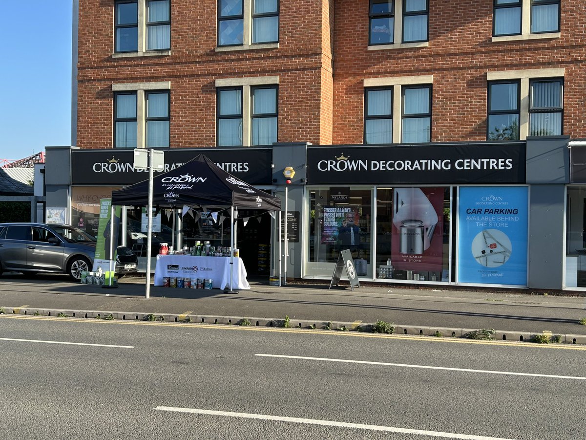 Zinsser UK and Rust-Oleum EU have arrived at Crown Decorating Centre in West Bridgford, here until 12pm so if you get a chance why not pop down for a chat and maybe a sample or two 😊
#zinsseruk #rustoleumeu #cdcwestbridgford