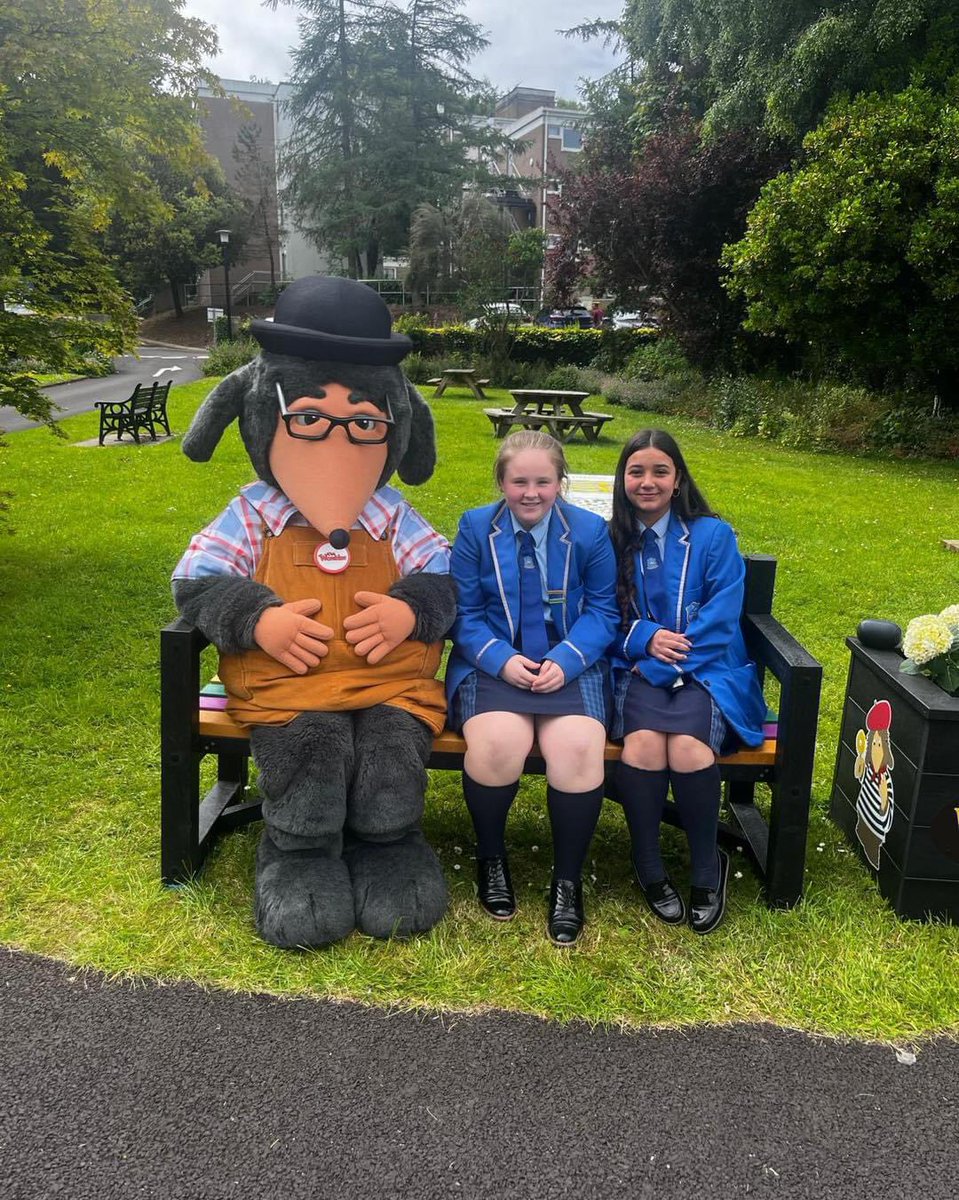 Well done to our Eco Team! <a href="/nmurraySJBC/">SJBC</a> <a href="/ceoeani/">Richard Pengelly</a> 👏🏻👏🏻👏🏻👏🏻#greenflaward 
Lily and Iris proudly represented the school today at the Keeping Northern Ireland Beautiful Awards 2024 where we picked up our 6th Green Flag Award!