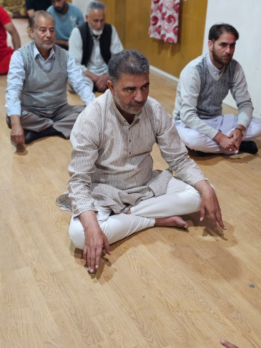 Lateefbhat7866's tweet photo. Today, we celebrated the 10th International Yoga Day at the Town Hall in #Pulwama. the event featured senior leaders and participants engage in yoga to highlight its benefits for physical and mental well-being 
 @BJP4JnK #Yoga #Pulwama https://t.co/icdFNIrqxl
