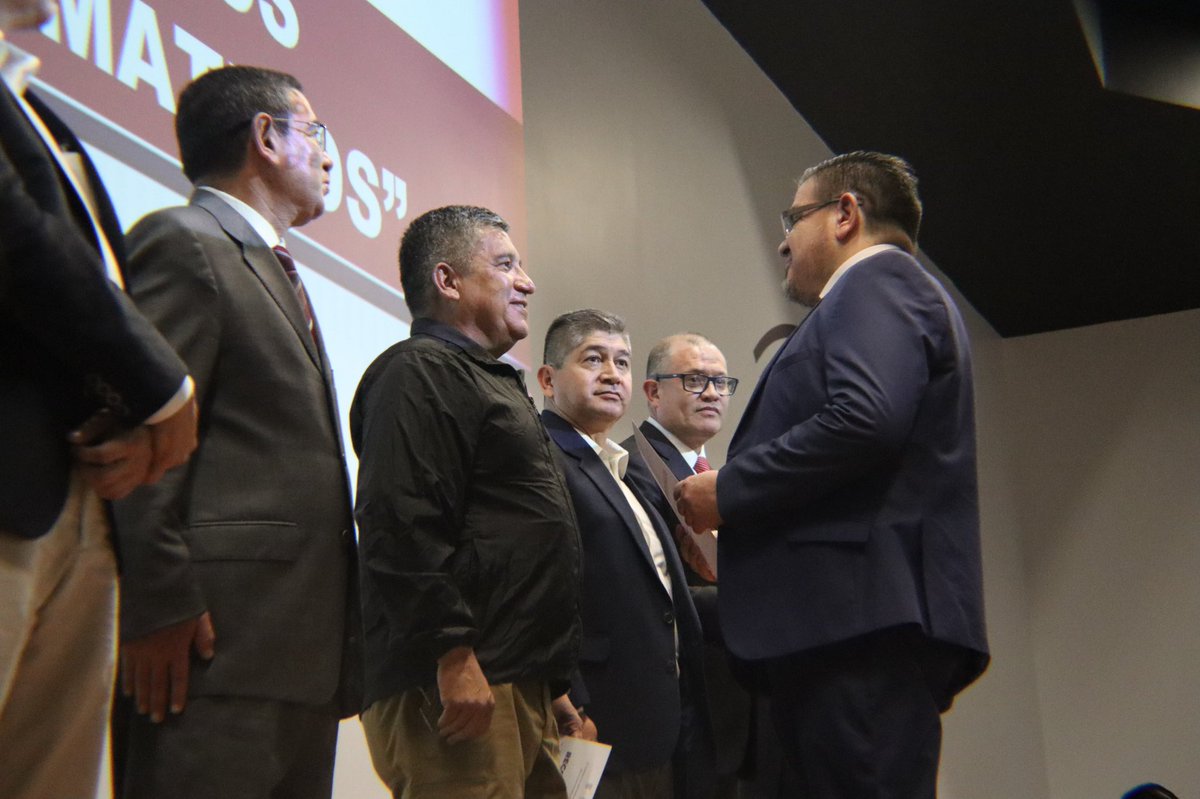 Jose_aortegar's tweet photo. Enhorabuena a los 20 compañeros que culminan el Curso Investigación de Delitos Informáticos, impartido por la Policía Nacional de Colombia 🇨🇴 Estoy seguro que, con los conocimientos adquiridos, continuaremos fortaleciendo la calidad de nuestro servicio en beneficio de la ciudadanía y su seguridad. 🫂👏🏻