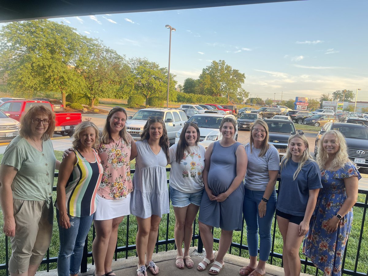 EGruntman5's tweet image. And here we go! Kicking off our summer check ins with teams… and 1st grade is up! Loved seeing them and catching up on how their summer is going. What an amazing group of women! Love them! #firstgrade #levelingup #SPEStaffIsTheBest💛💚🖤