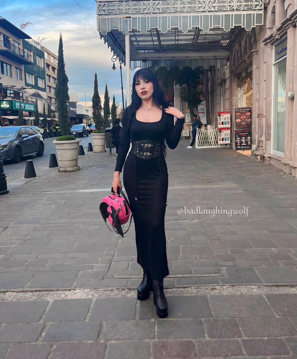 badlaughingwolf's tweet photo. Some outfits
⛧°｡⋆༺♱༻⋆｡°⛧
Ig: https://t.co/iTkkHrBlCX
#goth #vampire #dark #gothgirl #gotico https://t.co/CChSPRN6xt