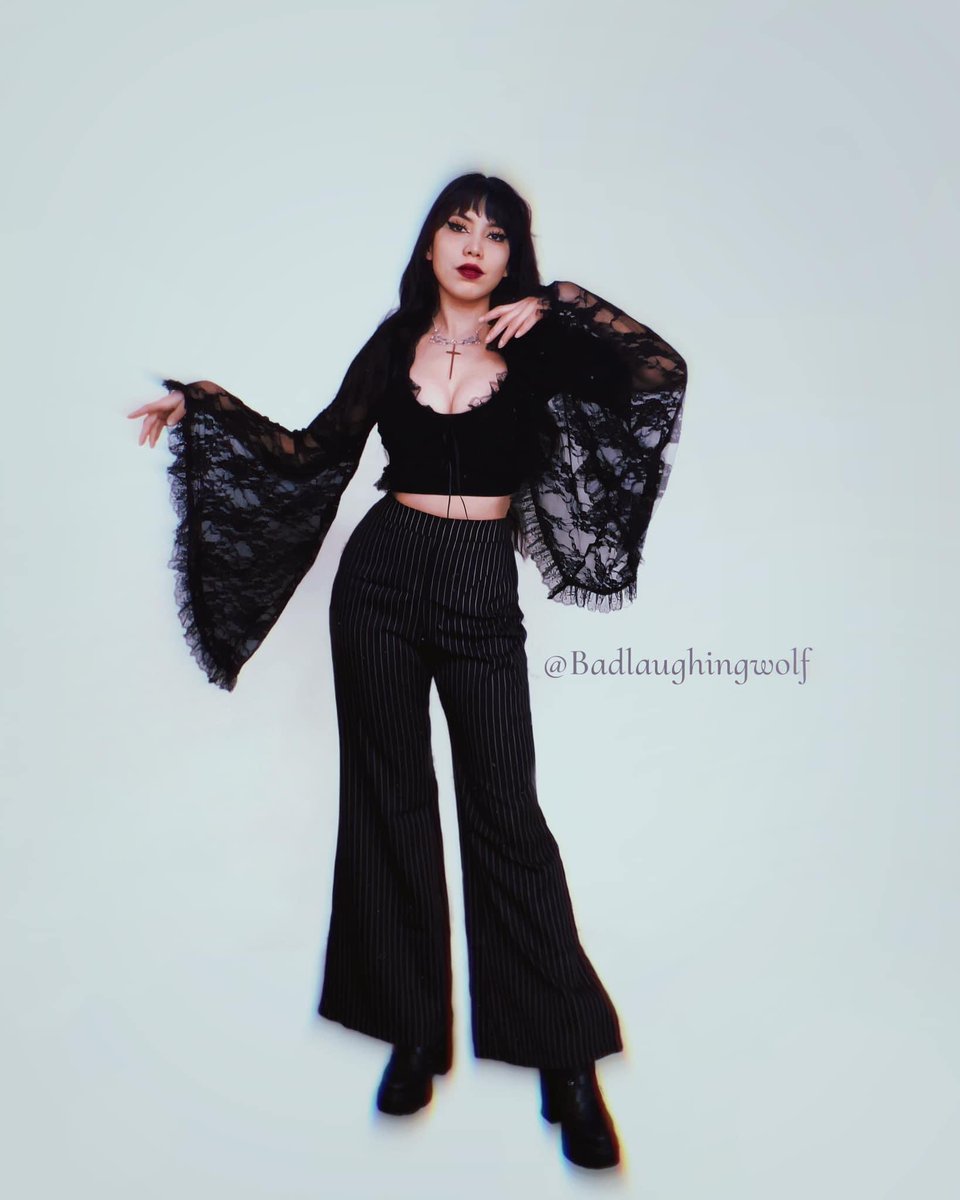 badlaughingwolf's tweet photo. Some outfits
⛧°｡⋆༺♱༻⋆｡°⛧
Ig: https://t.co/iTkkHrBlCX
#goth #vampire #dark #gothgirl #gotico https://t.co/CChSPRN6xt