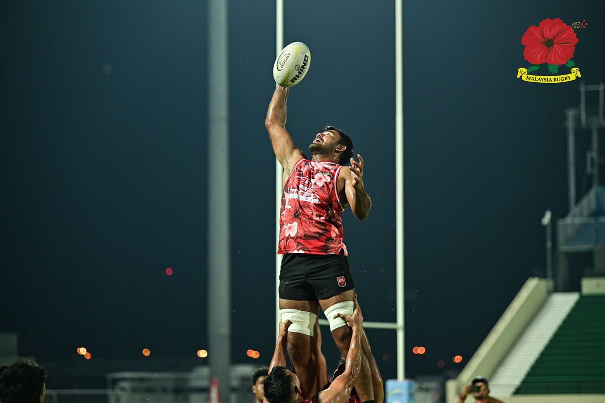 MRugbyOfficial's tweet photo. "Captain Run"
Pasukan #bungaraya melakukan sesi penyesuaian padang di The Sevens Stadium.
Malaysia akan berdepan United Arab Emirates malam ini untuk perlawanan terakhir Asia Rugby Championship Premier
#malaysiarugby
#mru
#bungaraya
#satuhati
#processandprogress https://t.co/ktDsWDZQaO