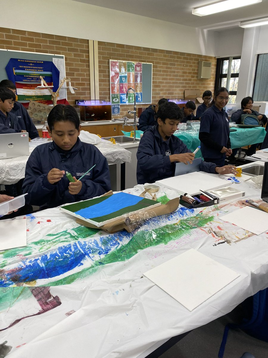 CoE_AgEd_RAC's tweet image. Creativity in abundance today as Year 7 Applied Learning tackle their call to action linked to their studies of the beautiful Hawkesbury River. #transdisciplinarylearning @NSWEducation @mccallumtp @westsyduhie @hawkesburyrema1