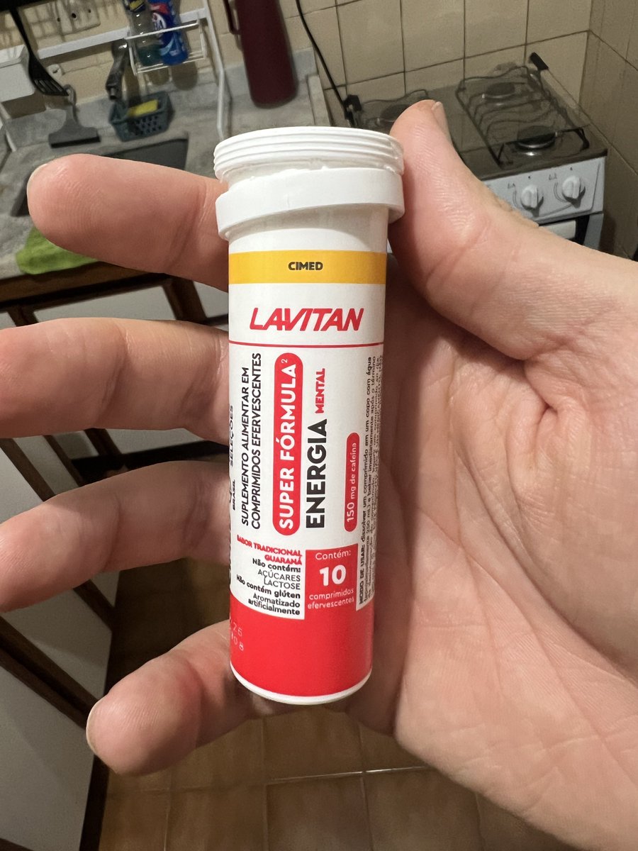 Dudu's tweet photo. GENTE
Juro que não é publi mas hoje tomei um negócio tão eficiente!!!
Já viram esse efervescente da Lavitan pra energia mental?! 
Juro que eu tava precisando focar na entrega de um material aí tomei isso de tarde E NADA ME TIRAVA DA FRENTE DO COMPUTADOR! Eu disparei trabalhar. https://t.co/dc0tc5NThg